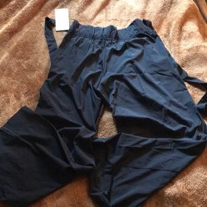 LULULEMON || Wide leg noir pant